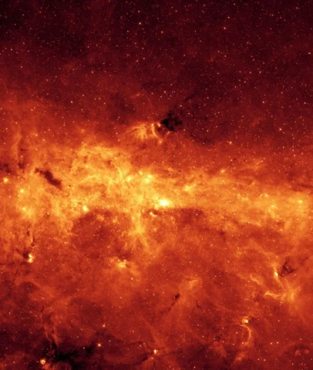 Vue infrarouge du centre de la Voie lactée observée par le télescope spatial Spitzer.